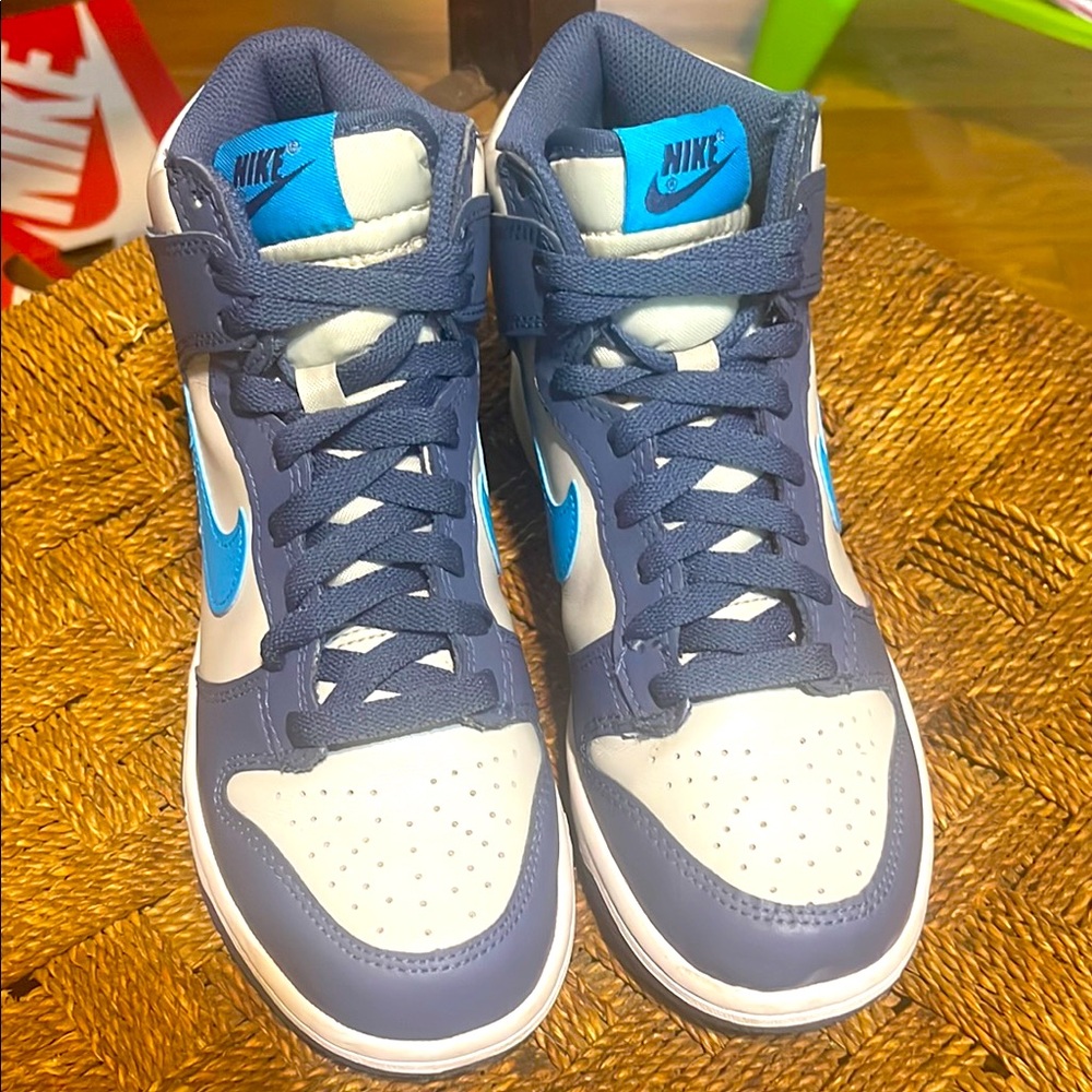 Nike Women’s Dunk High Light Bone Diffused Blue Sneakers 4.5 w/ Box